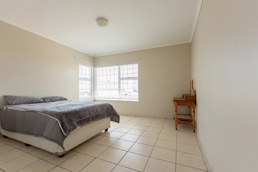 3 Bedroom Property for Sale in Middedorp Western Cape